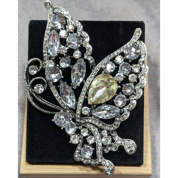 Fairycore Glam Large Embellished Butterfly Brooch - Picture 3 of 4